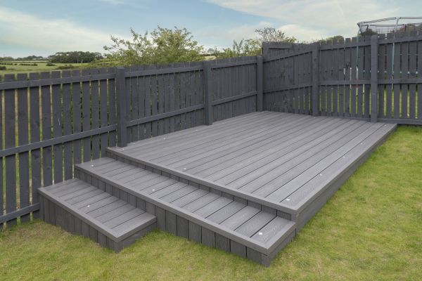 Vinyl Deck Construction in Yorba Linda